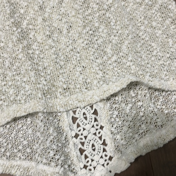 White lace detail sweater - Picture 2 of 4